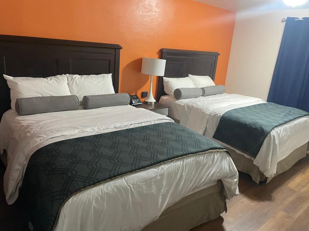 B&J Hotel And Apartments 페이커스 외부 사진
