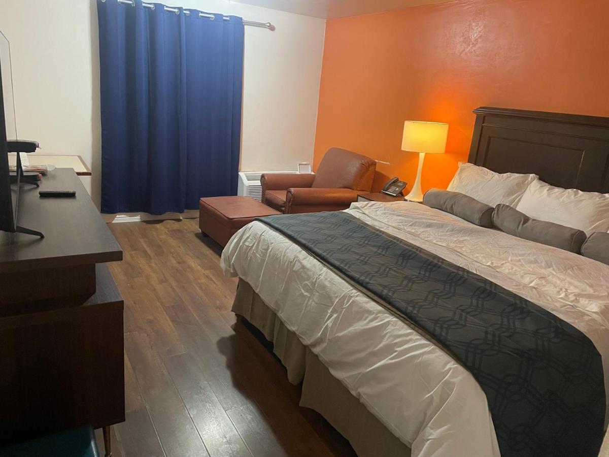 B&J Hotel And Apartments 페이커스 외부 사진