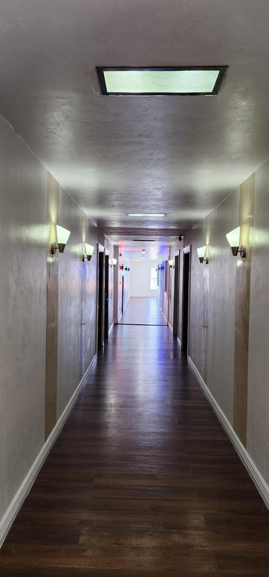 B&J Hotel And Apartments 페이커스 외부 사진