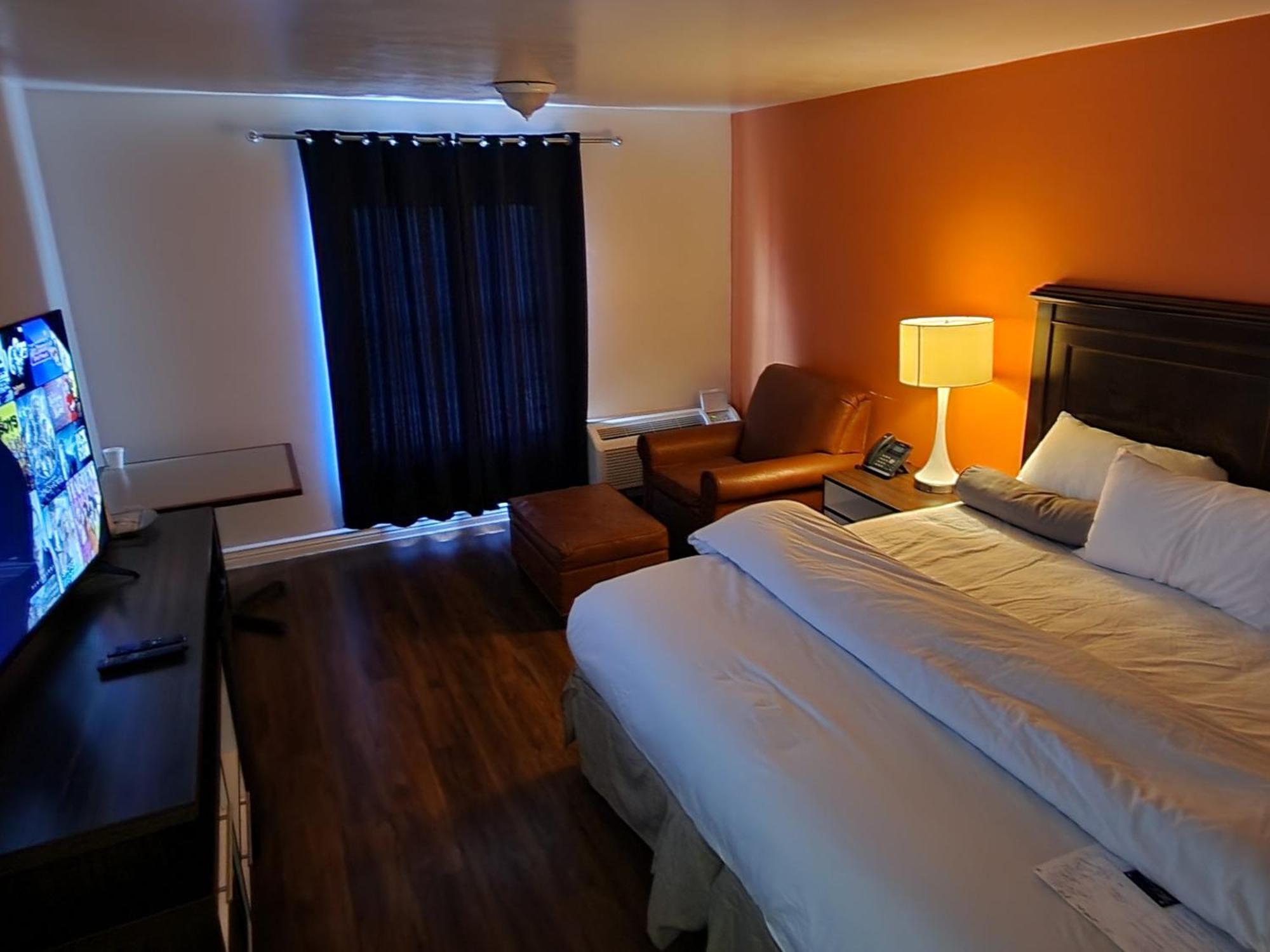 B&J Hotel And Apartments 페이커스 외부 사진