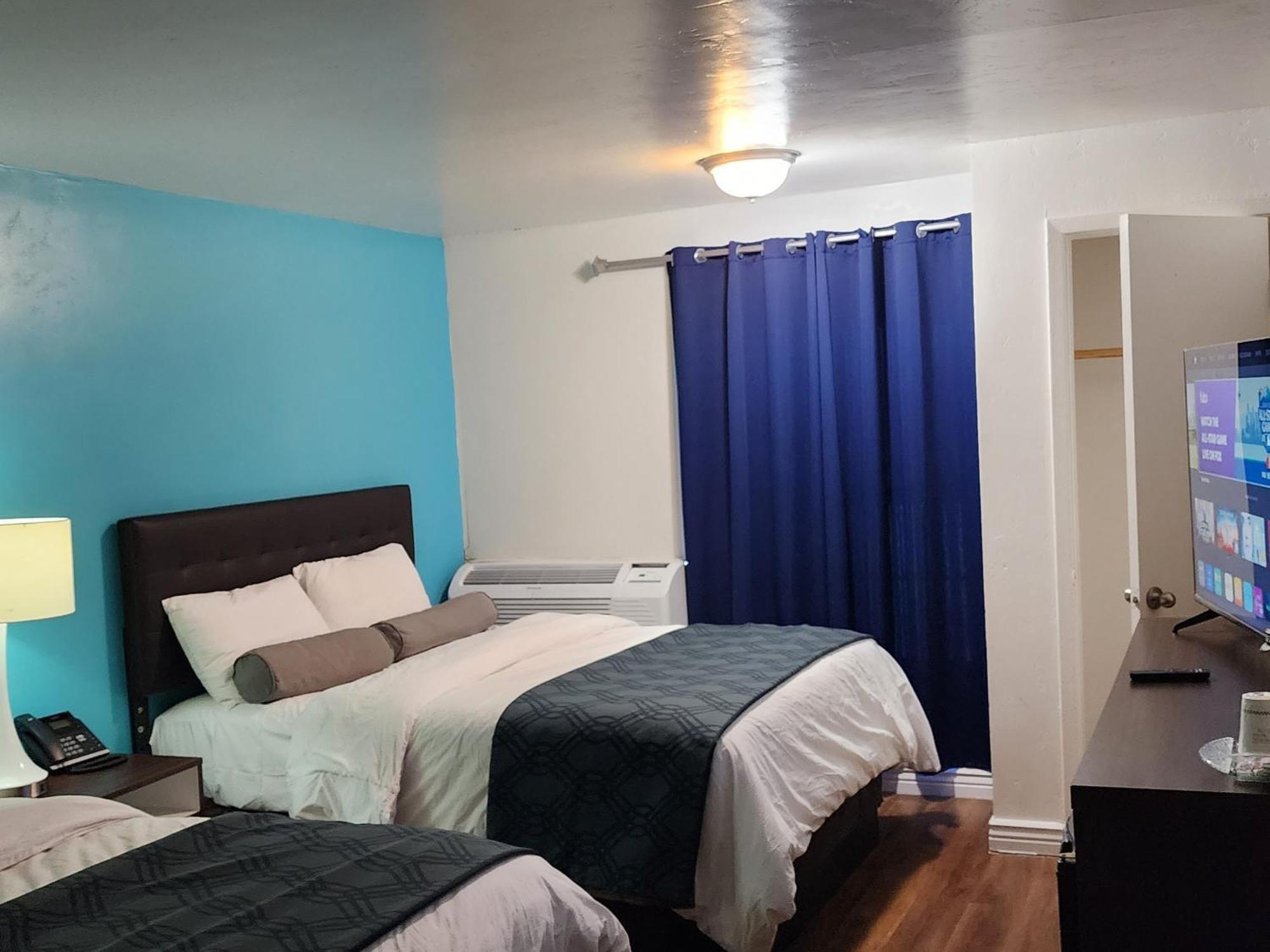B&J Hotel And Apartments 페이커스 외부 사진
