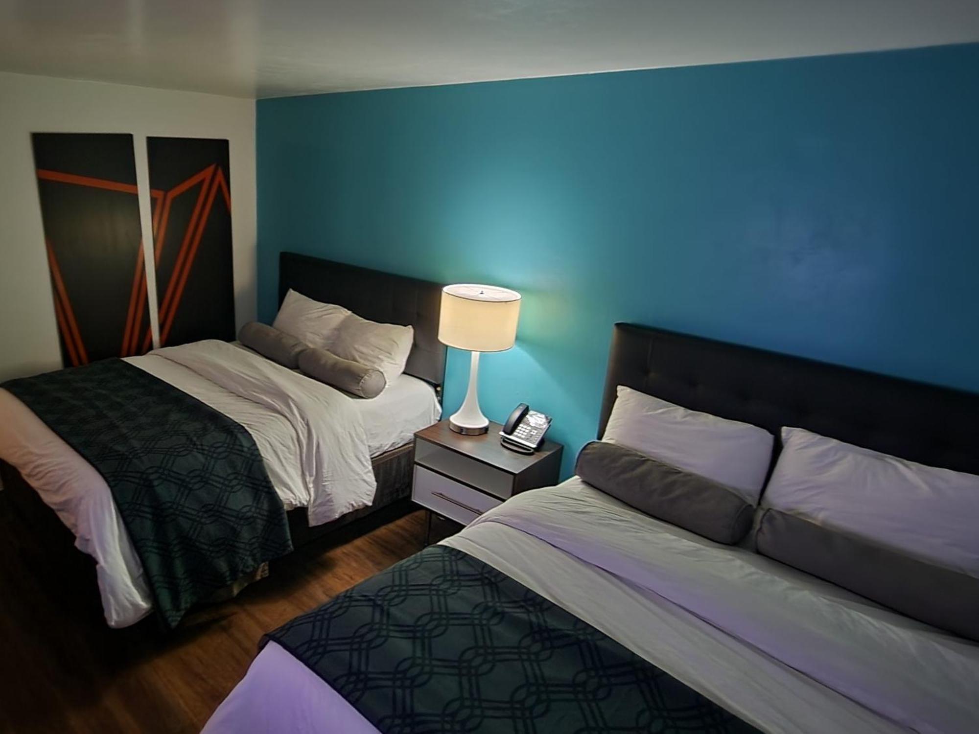 B&J Hotel And Apartments 페이커스 외부 사진
